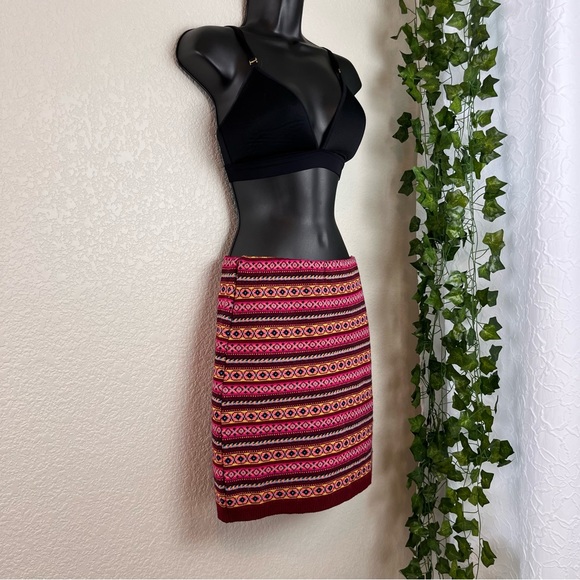 Boohoo Pink Tribal Mini Bodycon Sweater Skirt - Picture 2 of 9